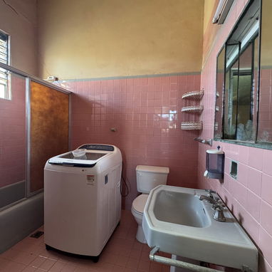 Vedado, letras: casa de 3/4, garaje, internet, 125m2, 3 AC (precio negociable) - Img 120873043