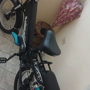 Se vende bicicleta eléctrica poco uso hace todos sus km - Img 57973975