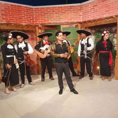 Mariachis a su servicio 馃 - Img 124529750