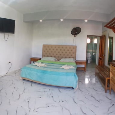 Reserva casa con piscina, paneles solares,en Guanabo contamos con días disponibles - Img 121469086