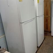 Vendo neveras ( Freezer ) exhibidores Frios con 6 meses de uso en perfecto estado - Img 51675560