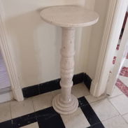 Pedestal de mármol, mide un metro. - Img 55632615