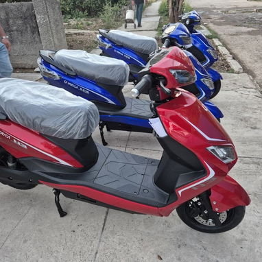 CON MENSAJERÍA!!!! MOTO ELÉCTRICA MARCA VEDCA - Img 120903945