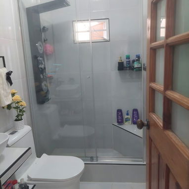 Paños fijos , manparas , puertas abatibles , barandas ,balcones etc…. - Img 118862382