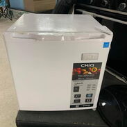 Minibar chiq nuevo en su caja - Img 45773850