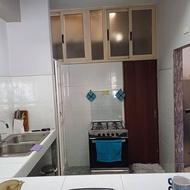 SE RENTA APTO DE DOS HABITACIONES EN CENTRO HABANA CON BALCON. 3ER PISO. 54026428 - Img 111540094