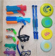 Vendo accesorios para la playa (caretas con esnorquel, discos voladores y pistolas de agua) - Img 45759680