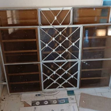 ✨Se realizan trabajos de herrería,⚒️ puertas,🚪 ventanas y enrejados, se incluye cristales, Yale, pintura anticorrosiva - Img 127927627