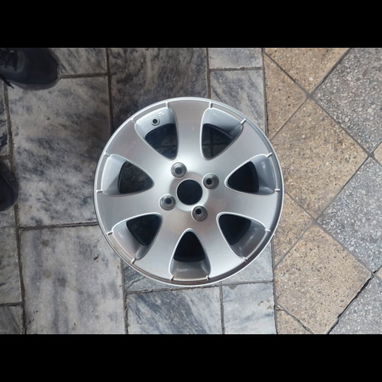 Llantas originales de Peugeot rin 15 nueva - 2/2