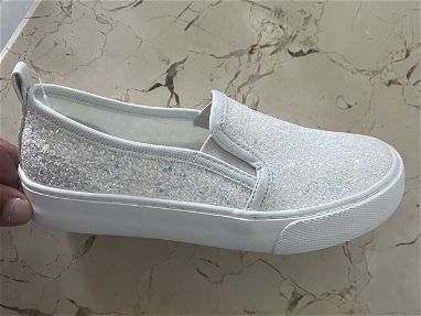 Se venden zapatos de niñas nuevos - Img main-image-45952438