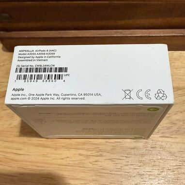 Apple AirPods 4 ANC Activo cancelación de Ruido (( última generación )) modelo  MXP93LL/A  número de serie CW9L34WLCW - Img 122377615