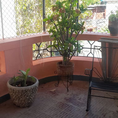 Se vende apto en biplanta (parte de arriba) en Santos Suárez moderno - Img 121918835