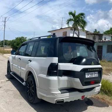 Mitsubishi Pajero 2024 - 3/4