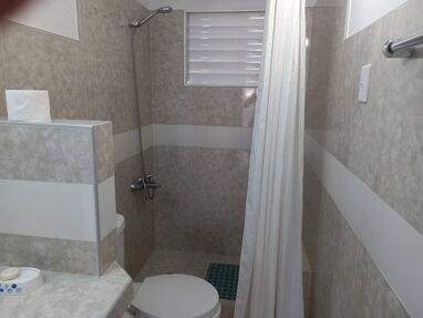♥️Renta casa en Santa Marta de 1 habitación,baño,agua fría y caliente,TV, minibar, portal,a 10 min de la playa - Img 57506989