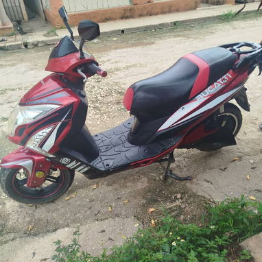 Se vende esta f3 haciendo 80 km para mi tranquilidad funcionando todo al 100 su música original caja votol 50 gomas nuev - 2/3