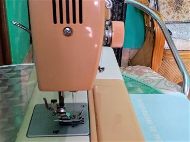 Máquina de coser electrica FEIYUE,con todos sus accesorios y manual, en 10000 - Img 64542680