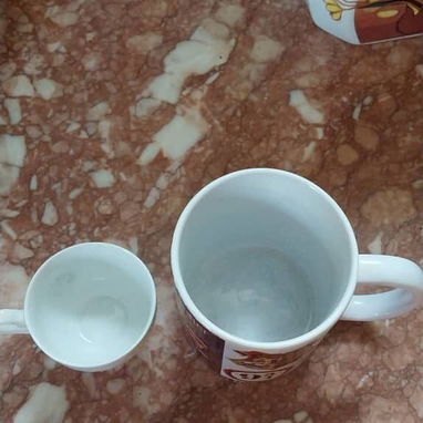 Juego de tazas  Juego de tazas  para café.  Consta de seis tazas y seis platillos. - 3/4
