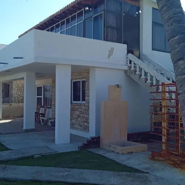 Rebaja!! Oportunidad de inversión frente al Mar en Guanabo - 9/9