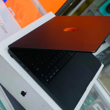 Apple MacBook Pro 14 inches 2024 m4 chip - 3/4