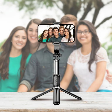 Trípode y Selfie Stick 2 en 1 con Control Remoto Bluetooth - Img 108220583