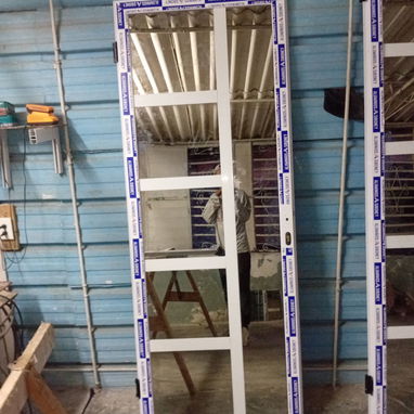 Carpinteria Marqueteria de aluminio y cristal puertas ,ventanas , closet , Bajos de meseta ,paños fijos y más - 7/10