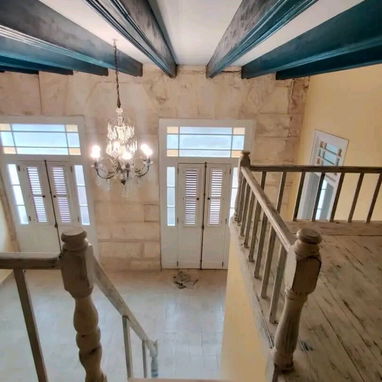 GG-131 | ¡JOYA COLONIAL ÚNICA CON 5 BALCONES A LA CALLE! En el Corazón de La Habana Vieja 🔥 - Img 123244078