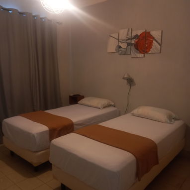 RENTA DE APARTAMENTO DE 1 HAB EN CENTRO HABANA A ESTUDIANTES EXTRANJEROS. - 8/10