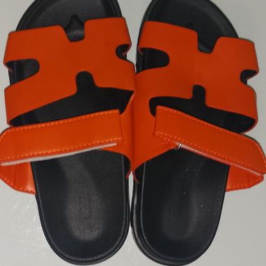 Sandalias Hermes, solo esos colores. 18 USD, números reducidos - 2/3