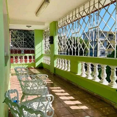Casa en San Agustín La Lisa consta de 3 cuarto y garaje - Img 105784766