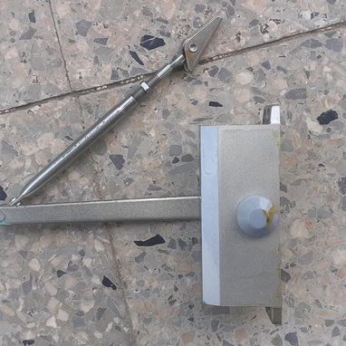 Brazo hidráulico para puerta. - 2/3