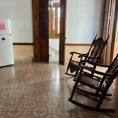 Apartamento en renta , independiente, Ubicado en el Vedado, zona céntrica, cerca del hotel Habana Libre+53 52463651 Y - Img 110128701
