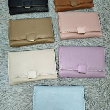 Monedero de mujer .  5 _ 7 USD - 2/7