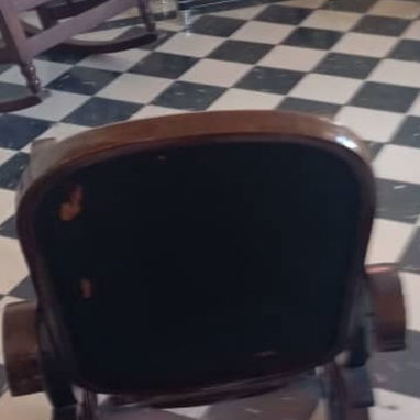 Vendo comadrita antigua o sillón mediano de madera y tapizado antiguo, bien conservado. Me ajusto. - 3/3