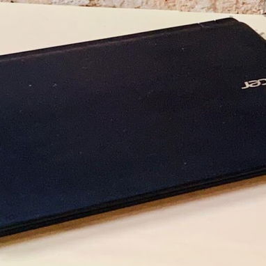Laptop Acer Equipo confiable con rendimiento ideal para algunos juegos y trabajos de programación informática. - Img 124947744
