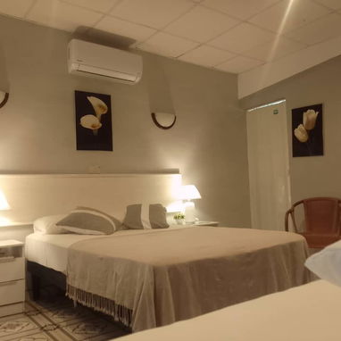 Hostal en Playa Larga con 3 habitaciones frente al mar – Wifi y bar – 40 USD por hab - Img 119585444