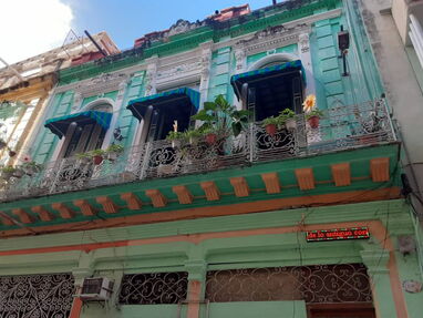 Renta casa en La Habana Vieja,de 3 habitaciones, 3 baños,agua fría y caliente, ventilador,nevera - Img 57507826
