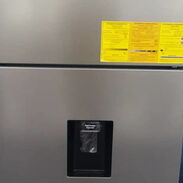 Refrigerador SAMSUNG de 2 PUERTAS con DISPENSADOR de AGUA -**NUEVO**-56877647 - Img 44584859