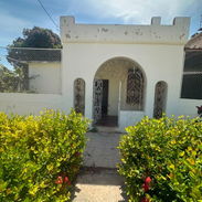 Casa independiente en venta antes de llegar a calle 60, a una cuadra antes de la avenida 19 - Img 56943414
