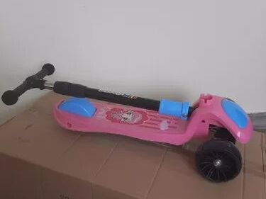 Carriola monopatín y patines de 4 ruedas para niños - Img 65477397