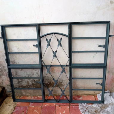 Herrería Puertas y Ventanas - 8/10