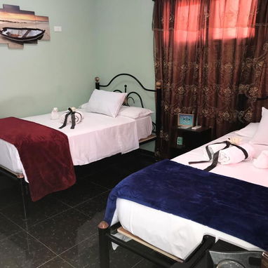 ✨COD.Z SE RENTA  HERMOSA CASA MODERNA EN EL CENTRO DE CIENFUEGOS - 2 HABITACIONES - 2/5
