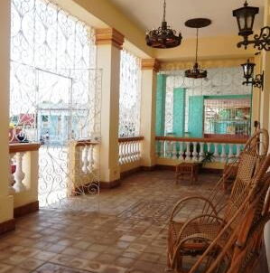 Casa frente de la iglesia en San Antonio de los Banos - Img 25534259