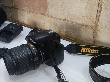 Camara NIKON 3200 con bolso y lente 18-55mm tarjeta de 16 gb - Img 65256085