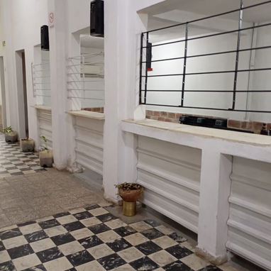 Casa biplanta ideal para negocio en 10 de octubre - 2/10