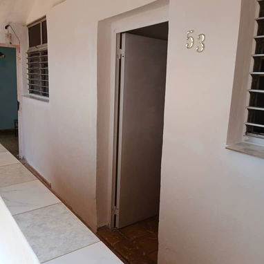 Vendo apartamento en micro x ,6to piso de 2 cuartos,en 4500 usd con todo adentro - 4/9