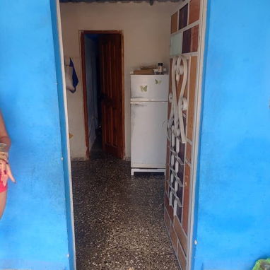 🏡 *CASA EN EL CERRO DE TRES PLANTAS. PUERTA CALLE.*    *#197  *PALATINO • ½ CUADRA DE VÍA BLANCA • CERCA DE AGUAS DE LA - 9/10