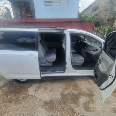 Se vende Toyota Sienna - 8/9