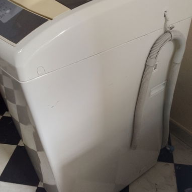 Vendo lavadora automática Frigidaire 11kg de uso - Img 120702556