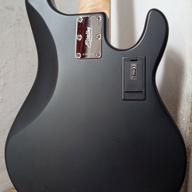 Bajo Sterling Stingray 5 cuerdas Activo ZURDO!! - Img 87962521