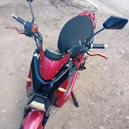 Venta de Moto Susuki, X-men GSPGRO de 50 cc (automática) en 800 USD - Img 55769312